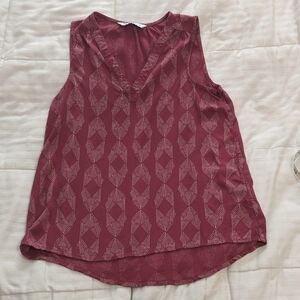 SONOMA sleeveless v-neck top size small
